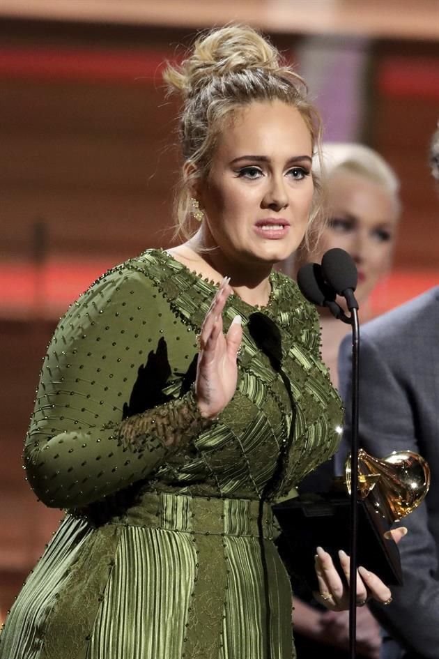 La ganadora fue Adele, por 'Hello'.