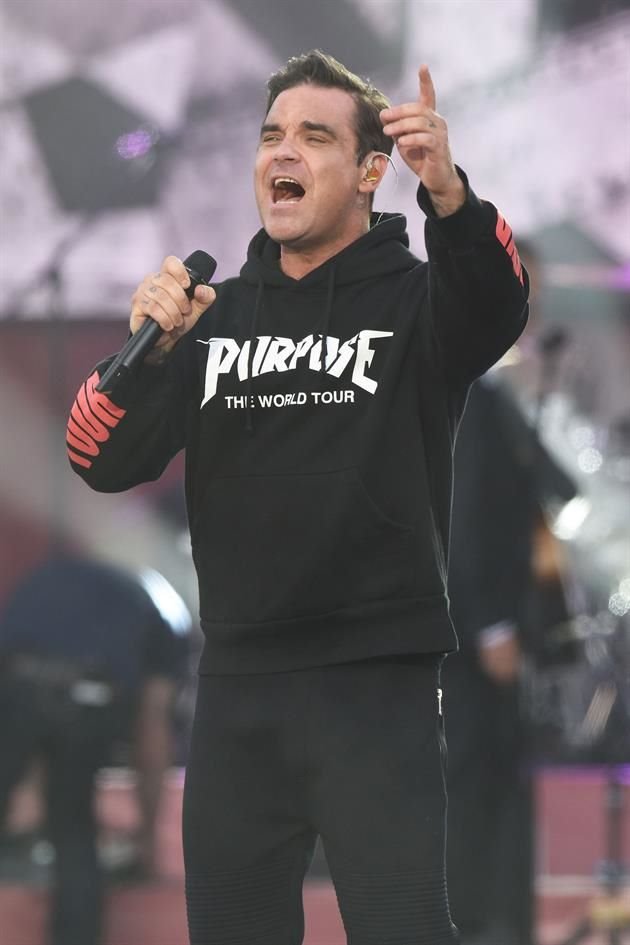 Robbie Williams hizo que todos corearan 'Angels'.