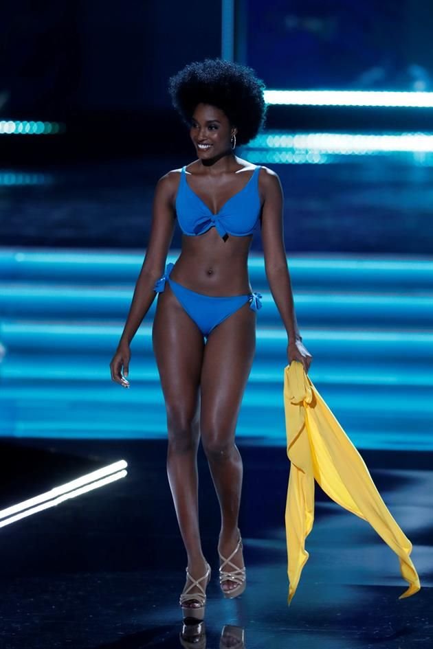 Davina Bennett, Miss Jamaica, también lució cuerpazo.