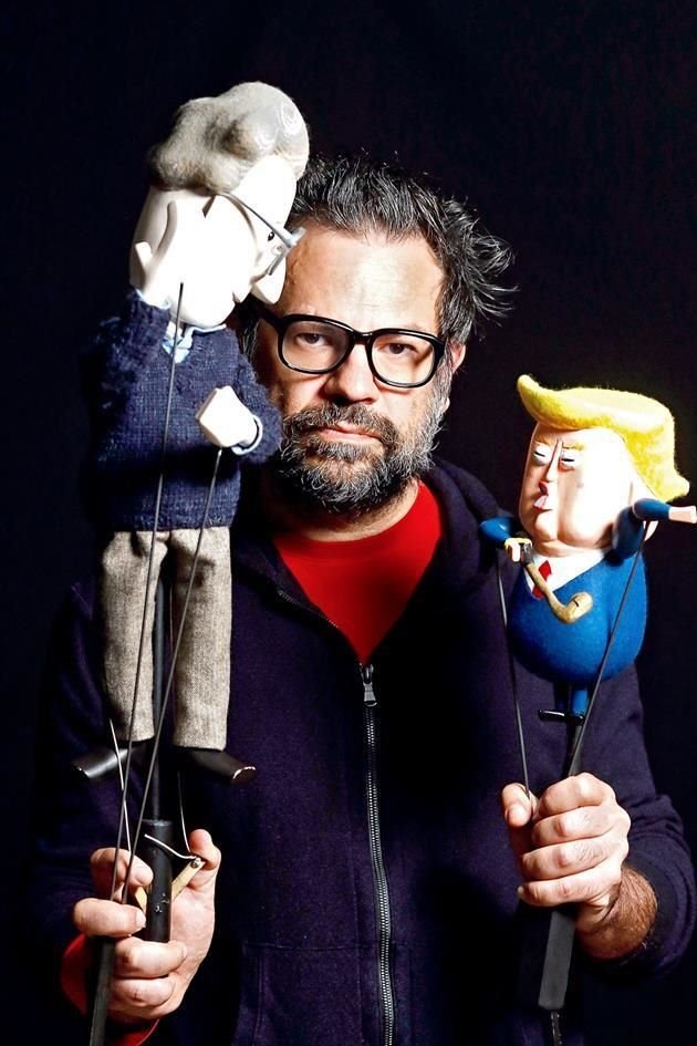 'Los robots no lloran', puesta de marionetas que el artista Pedro Reyes concibió en el MIT inspirado en Noam Chomsky, alista su estreno en el Museo Jumex.