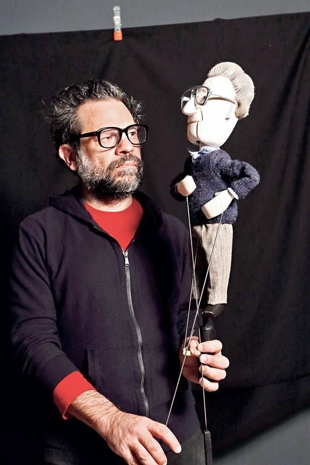 La puesta, que ofrece una reflexión sobre el tecno-optimismo, integra como personajes a como personajes a Karl Marx, Ayn Rand, Steve Jobs, Elon Musk, Donald Trump, Rosa Luxemburgo y Frida Kahlo.