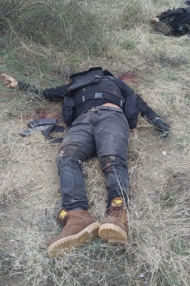 Soldados y policías hallan 21 cuerpos calcinados y al menos cinco vehículos quemados en poblado al sur de Miguel Alemán, en Tamaulipas.