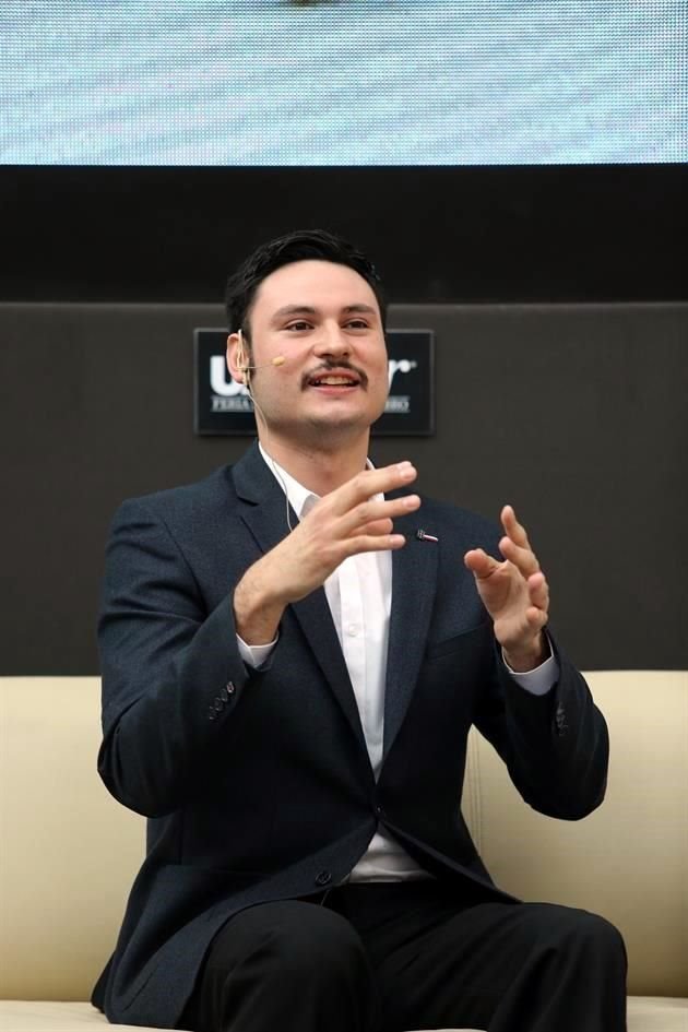 Alberto es también promotor de lectura en la Biblioteca del Tec.