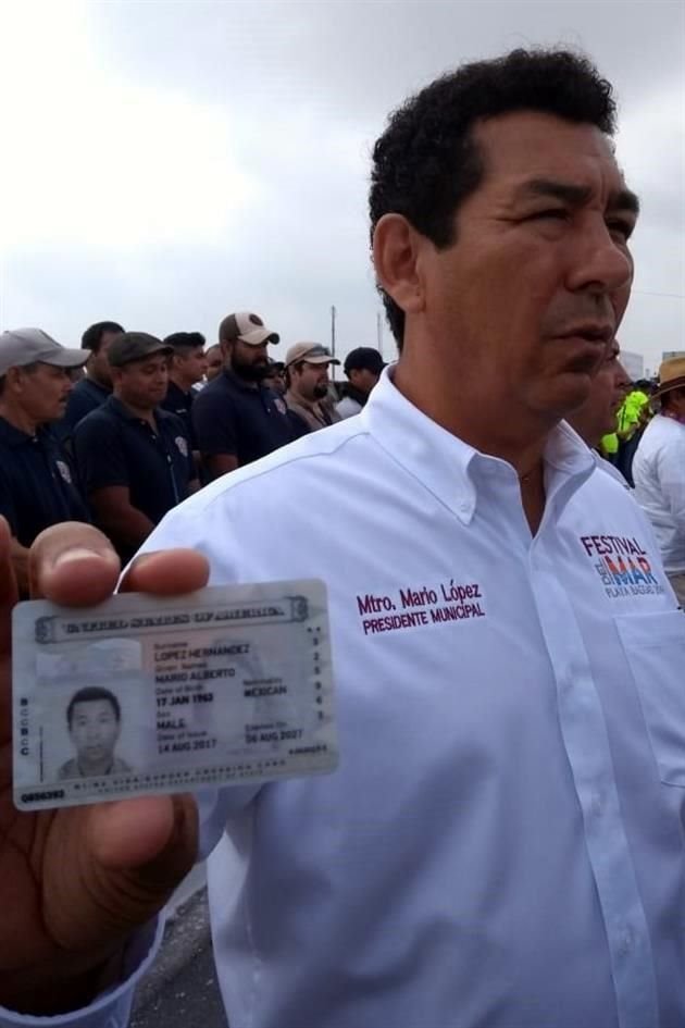 El Alcalde de Matamoros, Mario Alberto López, mostró su visa al encabezar el arranque del operativo de seguridad de Semana Santa.