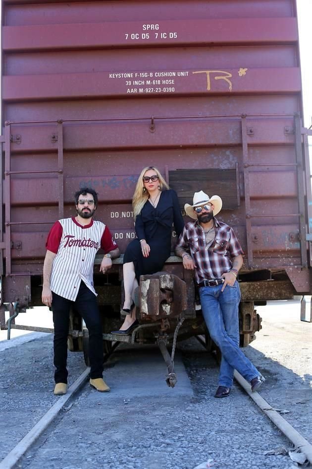 Rodrigo Zuñiga, Marcela Recio y Pliego Villarreal