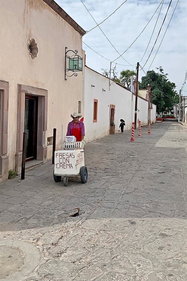 El vendedor de fresas con crema.