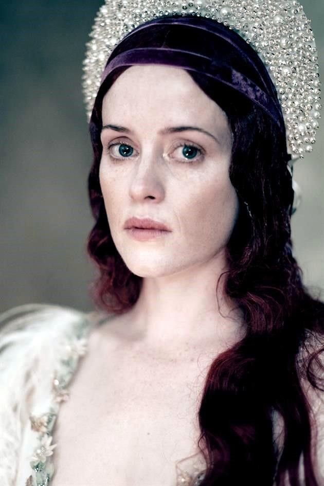 Claire Foy dejó ver su mejor ángulo con el fotógrafo italiano Paolo Roversi.