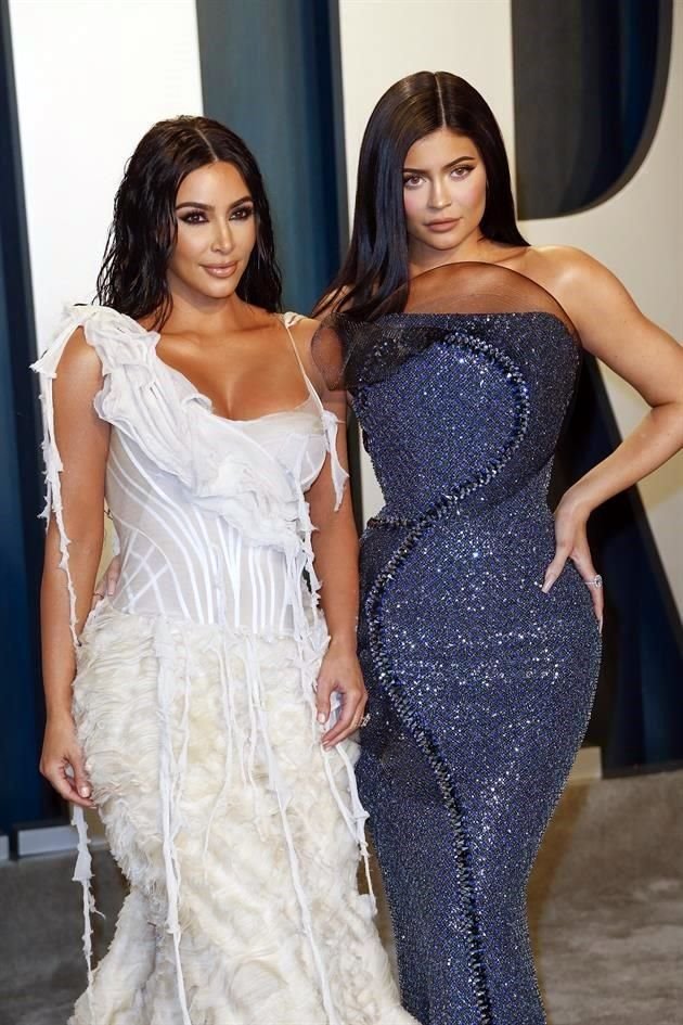 Kim Kardashian y Kylie Jenner asistieron, la primera con un Alexander McQueen y la segunda con un Ralph and Russo.