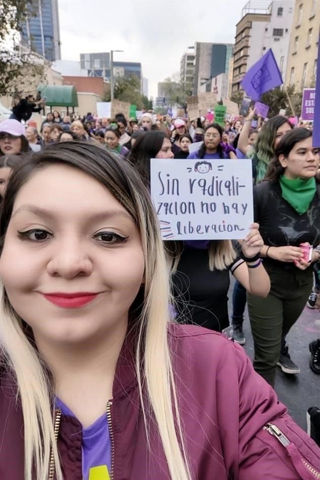 Miles de mujeres marcharon por el Centro de Monterrey.