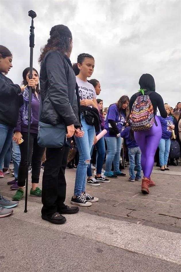 Diversos contingentes de mujeres participaron en la manifestación.