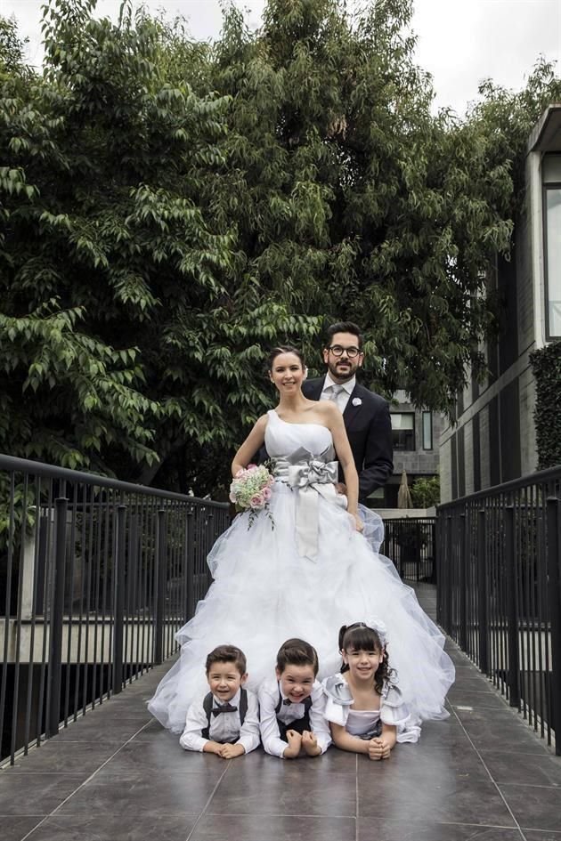 Andrea y Pedro organizaron un día especial para celebrar sus 10 años de casados junto a sus tres pequeños.