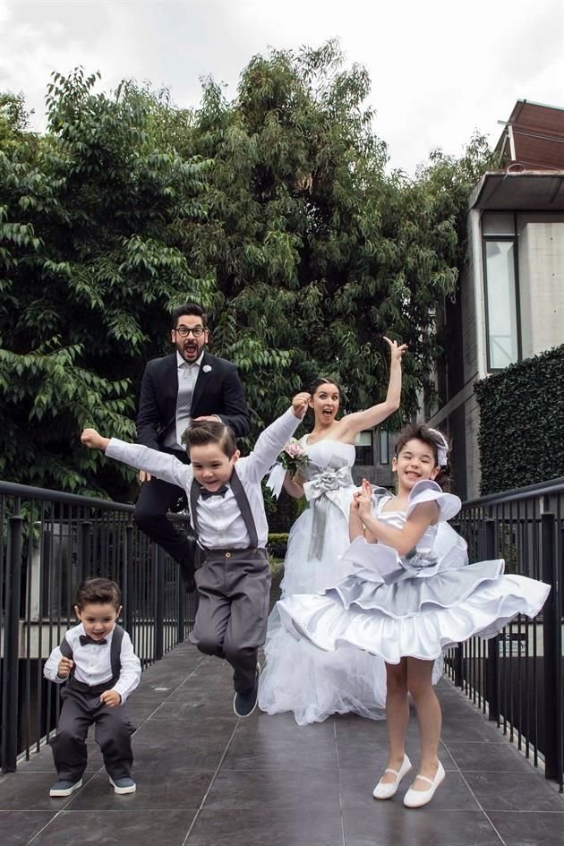 Con diversos detalles, como una sesión de fotos, un video de su historia y un picnic la familia conmemoró la fecha especial.