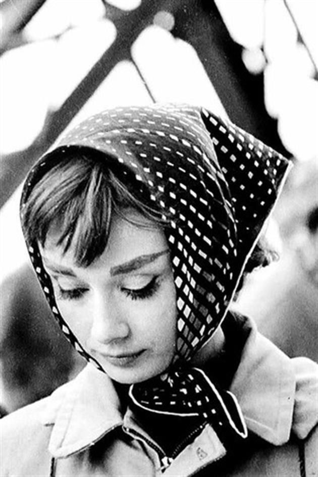 Audrey Hepburn acostumbraba lucir las bandanas a modo de turbante.