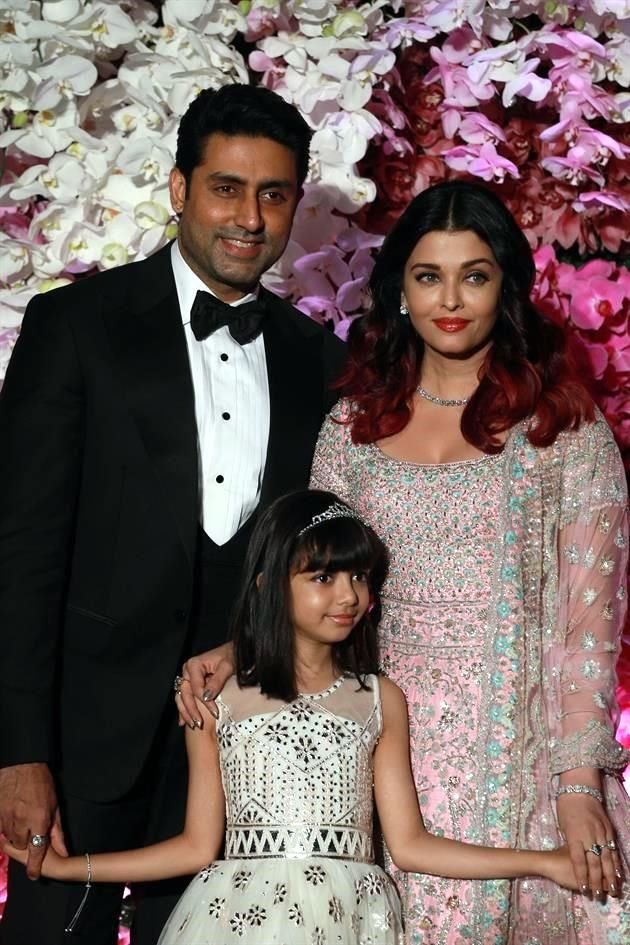 Abhishek Bachchan y su esposa Aishwarya Rai Bachchan, junto con su hija Aaradhya dieron positivo a Covid-19.