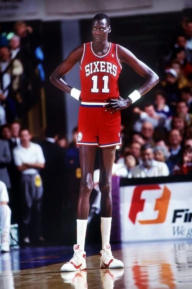 Manute Bol murió en 2010.