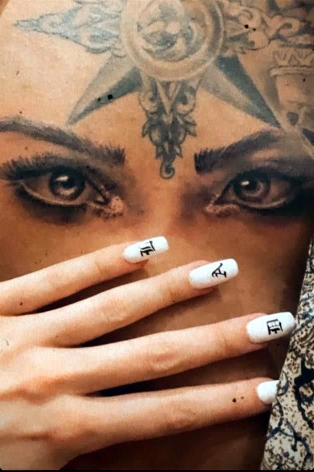 Así luce ya terminado el nuevo tatuaje de Cristian Nodal.