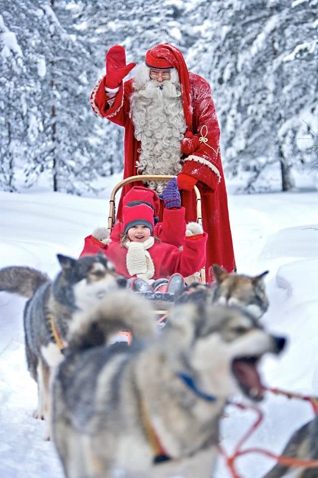 Podrás conocer a Santa Clos, también conocido como papá Noel, en Rovaniemi, la capital de Laponia.