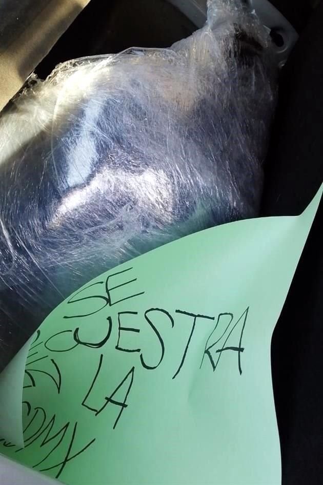 El cuerpo tenía pegada una cartulina con un mensaje: no se secuestra en la CDMX.