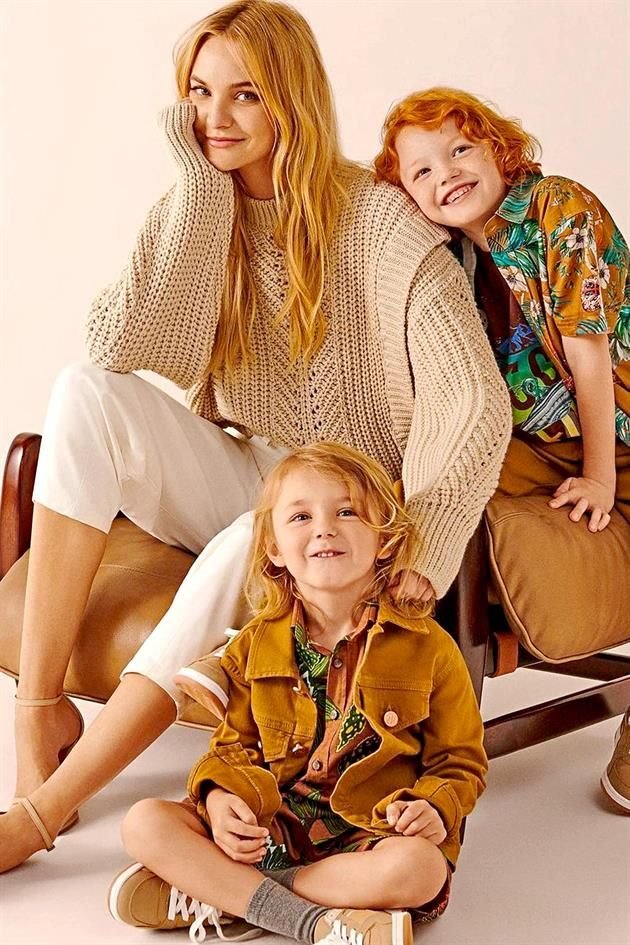 Carolina Trentini, imagen de Colcci, con sus hijos Bento y Benhoa.