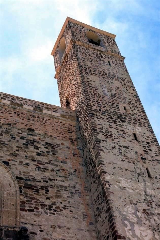 De acuerdo con el titular del Centro INAH Puebla, Manuel Villarruel, el plan contempló trabajos de consolidación en las torres del campanario sur y norte (esta última incluyó su reconstrucción).