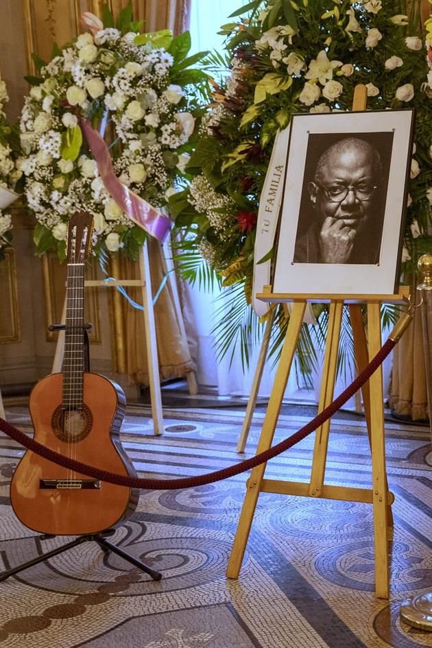 La familia de Pablo Milanés colocó una gritarra y un retrato del cantautor