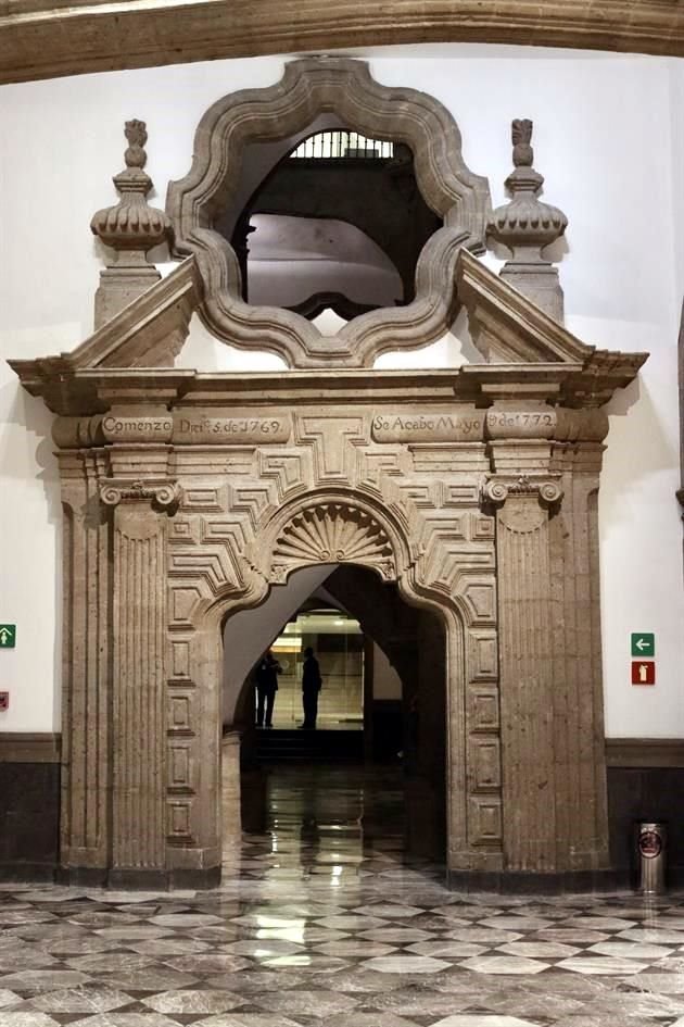 El Palacio de Valparaíso tuvo un carácter habitacional y comercial, para más tarde convertirse en la oficina central del Banco Nacional de México, desde su fundación en 1884.