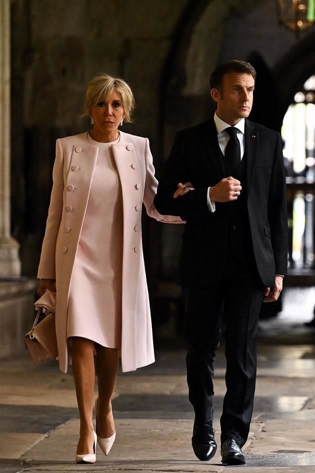 El presidente francés Emmanuel Macron y la esposa del presidente francés Brigitte Macron.