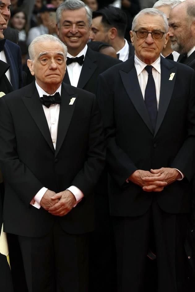 Martin Scorsese y Robert De Niro posan durante su paso en la alfombra de 'Killers of the Flower Moon'