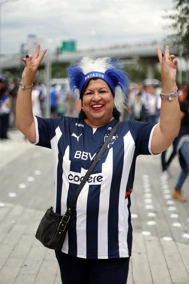 Más del color del Clásico Regio en la casa de los Rayados.