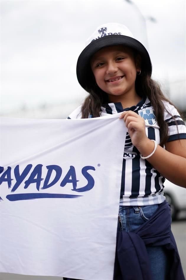 Más del color del Clásico Regio en la casa de los Rayados.