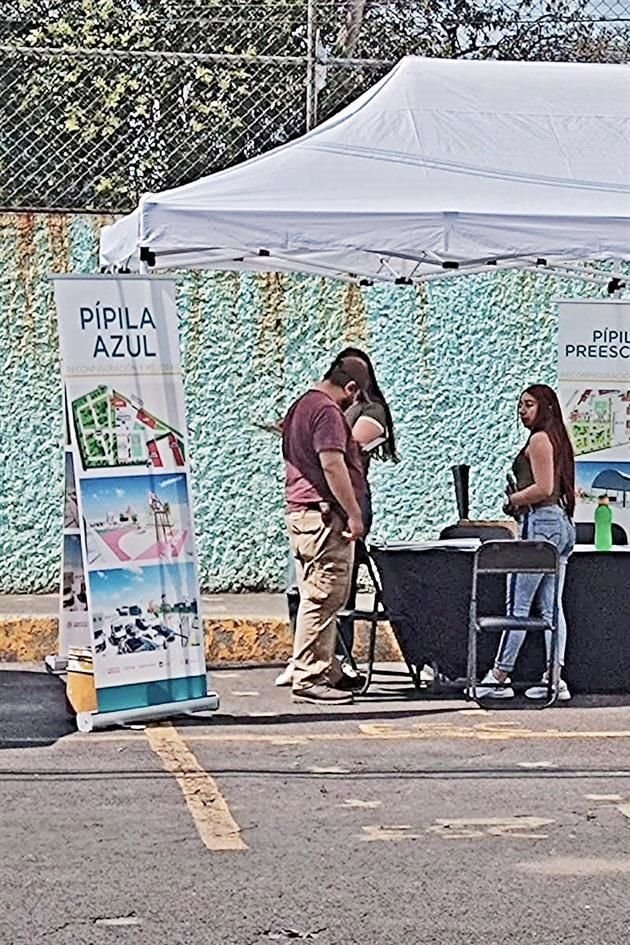 Además han repartido folletos a padres de familia en donde incluye mejoras a las escuelas