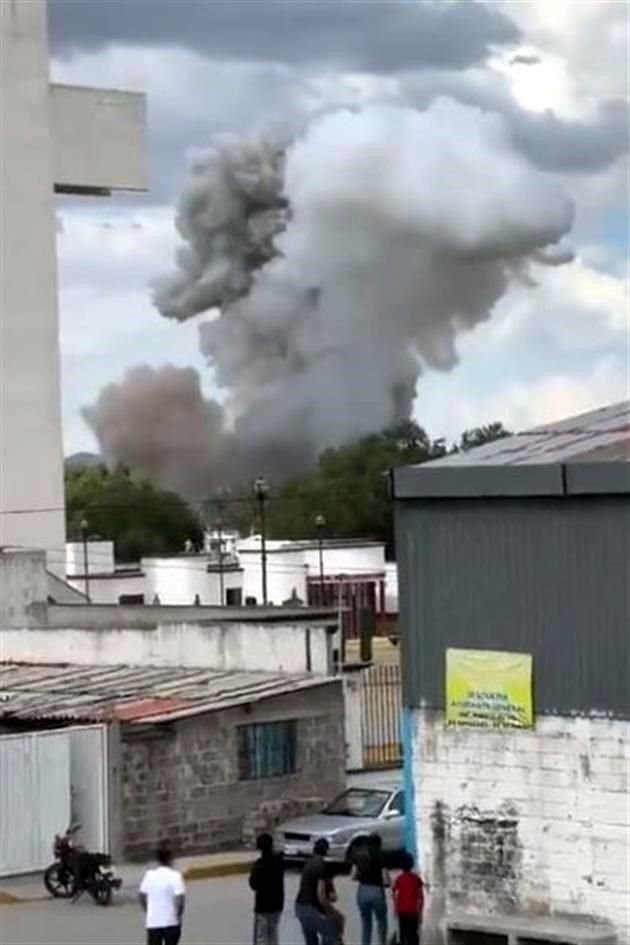 Un polvorín explotó la tarde de hoy en la zona conocida como La Saucera, en el Municipio de Tultepec, Estado de México,