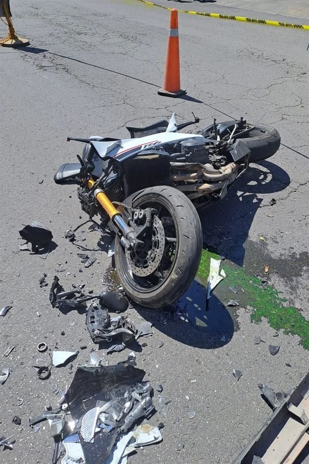 Al no portar casco, el joven murió por el golpe en la cabeza, según detallaron los servicios de emergencia.