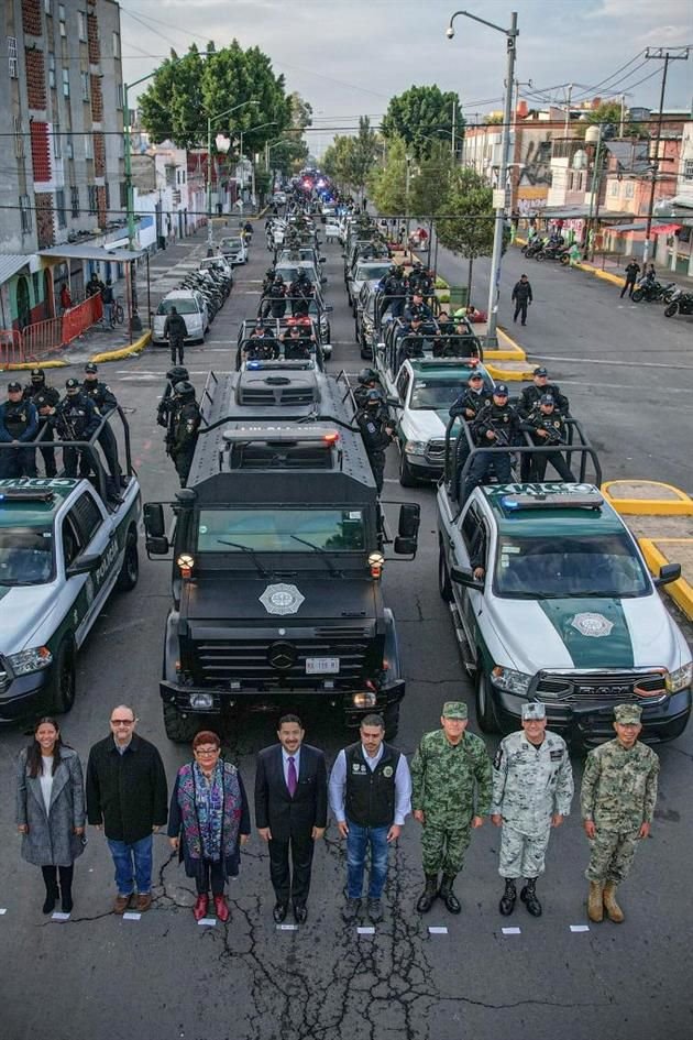 'Con ese estado de fuerza numeroso, importante, iniciamos un operativo de presencia, proximidad, auxilio, ayuda, protección para las familias de la Alcaldía Venustiano Carranza', mencionó Batres.