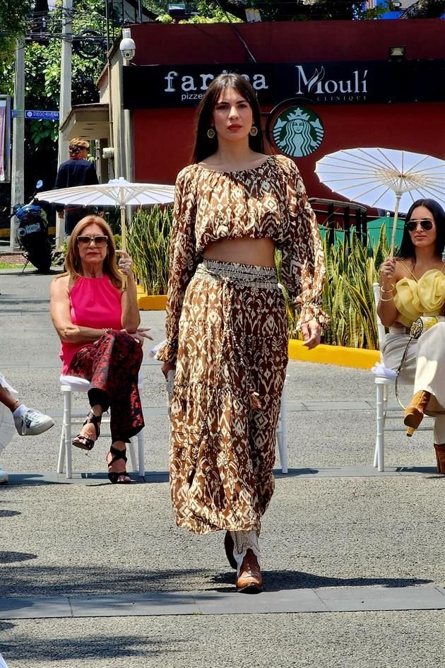 La inspiración del desfile de moda integrado por 20 siluetas llegó de un pueblo mágico.