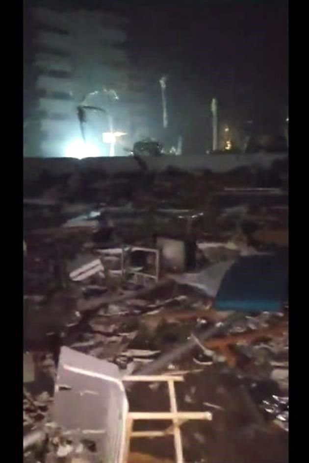 Los daños en la infraestructura hotelera. Un usuario mostró cómo quedó el lobby de un hotel en el Acapulco.