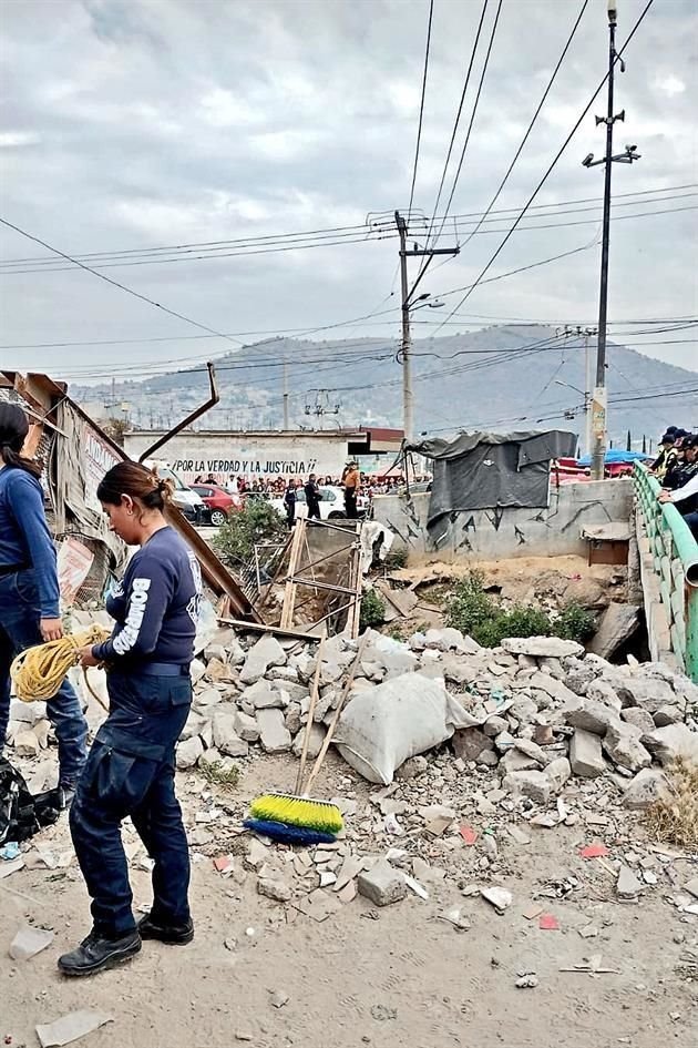 El colapso se registró ayer al mediodía.