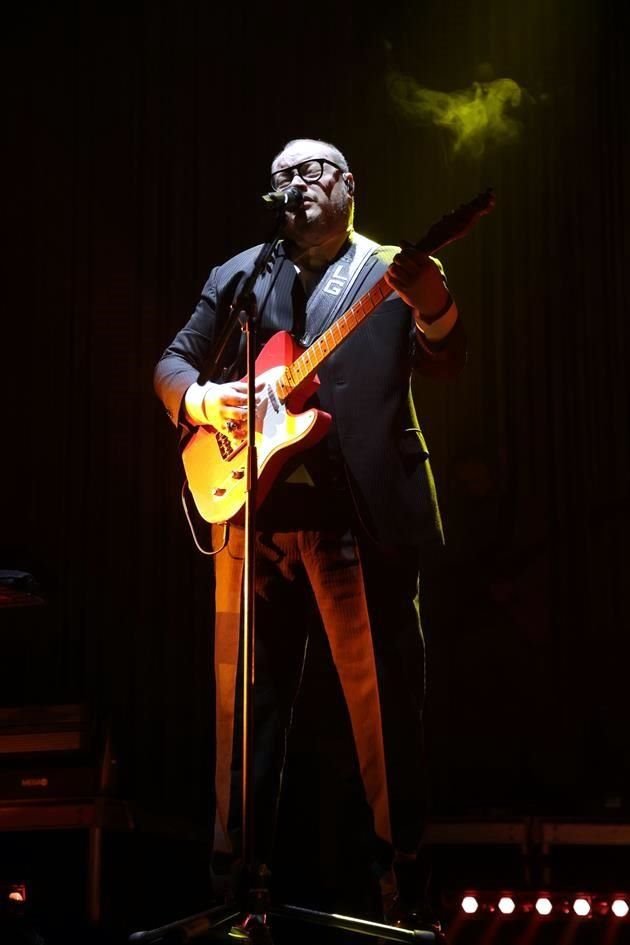Leonel García en concierto en Monterrey
