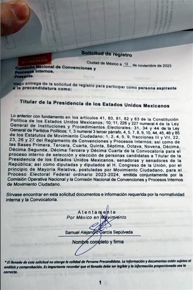 A las 8 de la mañana, Samuel García se alistaba para ir a la Ciudad de México para hacer su registro como precandidato de MC.