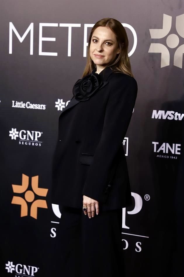 Marina de Tavira en la alfombra roja de los Premios Los Metro 2023, en el Teatro de la Ciudad Esperanza Iris.