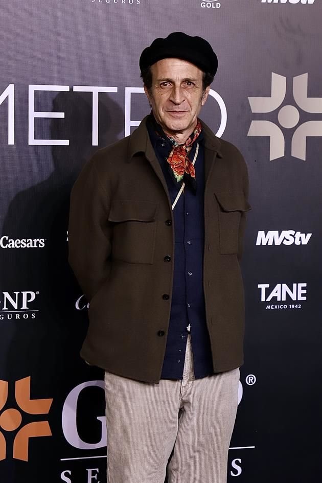 Daniel Giménez Cacho acudió a la alfombra roja de Los Metro que premian lo mejor del Teatro.