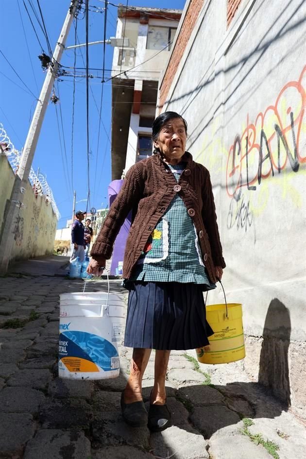 Las presas se encuentran entre un 30 y 60 por ciento de su capacidad, registrando un déficit histórico del 30 por ciento de agua.