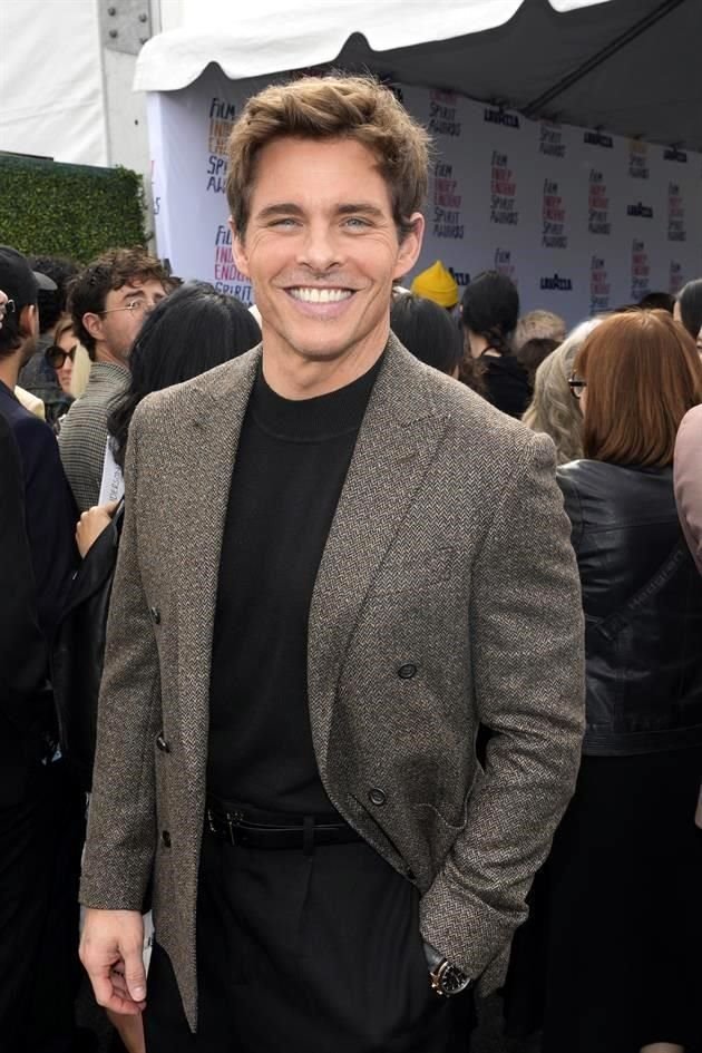 James Marsden, de la serie 'Jury Duty', ganó un par de premios este domingo en los Spirit.