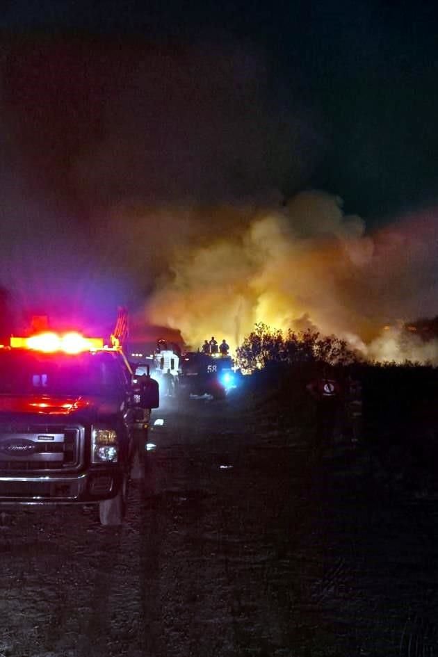 El incendio que comenzó el domingo, había consumido ayer 70 hectáreas.