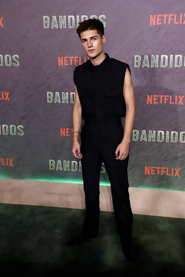 Juan Pablo Fuentes en la alfombra Jade, de la serie de Netflix 'Bandidos', en la Plaza Carso.