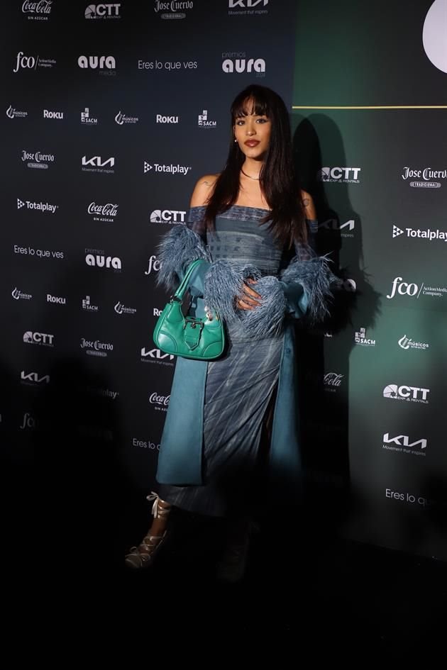 Andrea Chaparro en la alfombra negra de los Premios AURA 2024.