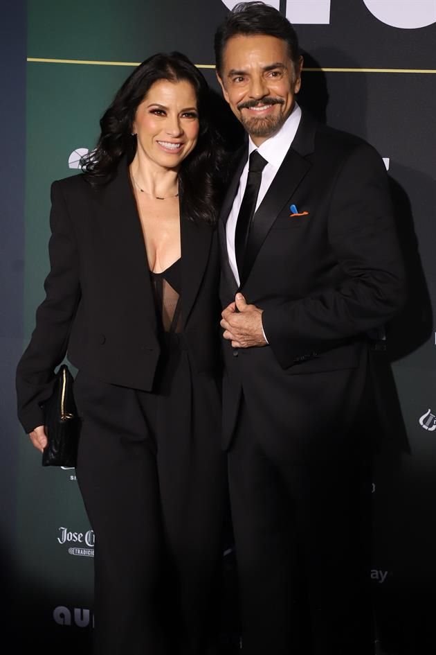 Eugenio Derbez y Alessandra Rosaldo causaron furor en la alfombra.