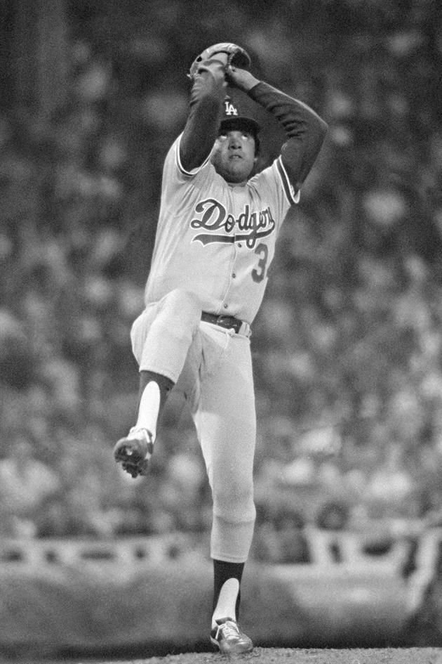 Valenzuela fue elegido seis veces consecutivas al Juego de Estrellas entre 1981-86, un periodo en el que registró 97 victorias, 84 juegos completos, 1.258 ponches y una efectividad de 2.97.