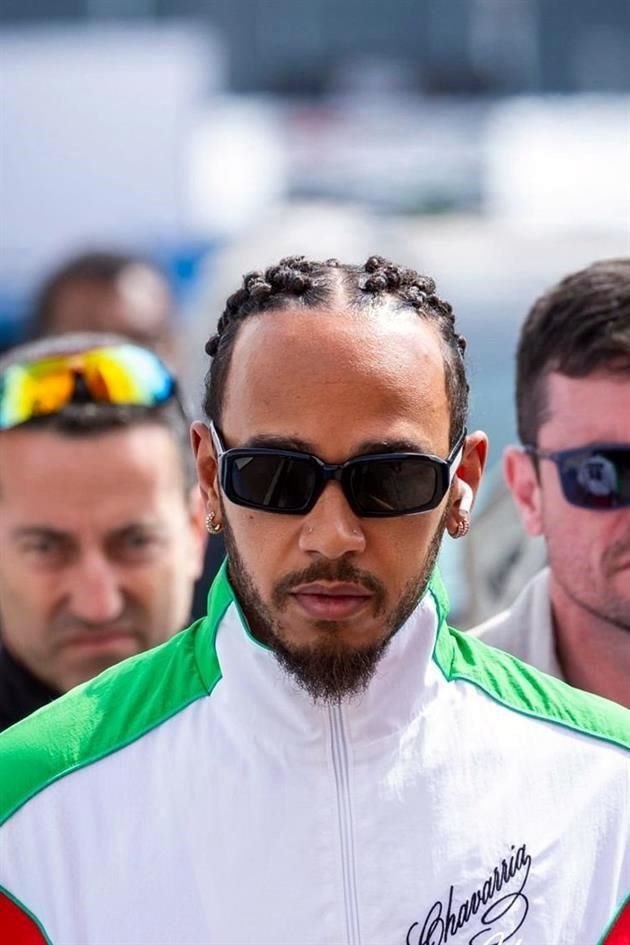 Fiel a su estilo, Lewis Hamilton lució un modelito muy mexicano.