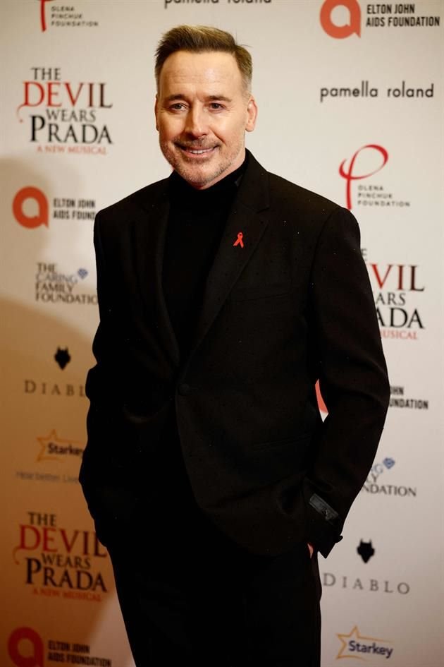 El cineasta David Furnish, esposo de Elton, fue quien lideró la alfombra roja.